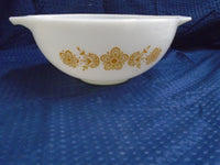 Vintage Pyrex Butterfly Gold Cinderella Bowl 2.5 Qt. #443 | Ozzy's Antiques, Collectibles & More