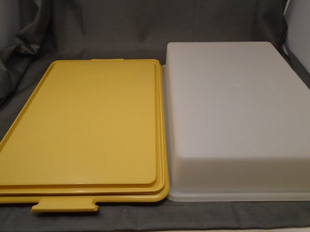 Vintage Tupperware Fresh & Fancy Cake Taker | Ozzy's Antiques, Collectibles & More