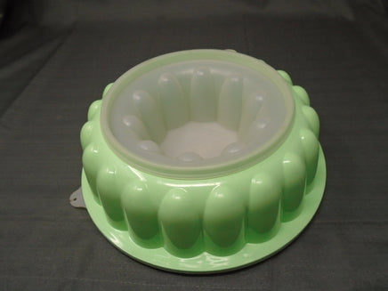 Vintage 70's  Mint Green Jello Salad Mold 3 Pc Set | Ozzy's Antiques, Collectibles & More