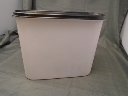 Vintage Tupperware 9 Cup Modular Storage Container- Oval #4 | Ozzy's Antiques, Collectibles & More