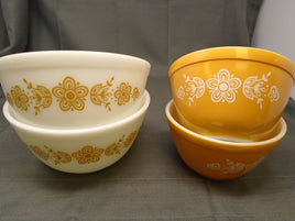 Vintage 70's Pyrex Butterfly Flower Gold 1 1/2qt  Mixing Bowls #401 & #402 -Set of 4 | Ozzy's Antiques, Collectibles & More