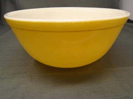 Rare Vintage 50's Bright Yellow Mixing Bowl #403 | Ozzy's Antiques, Collectibles & More