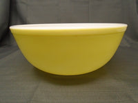 Rare Vintage Pyrex Primary Yellow 4qt. Mixing Bowl #404 | Ozzy's Antiques, Collectibles & More