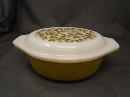 Vintage  70's Pyrex Verde Green Olive 1.5Qt Casserole Dish W/Lid #043 | Ozzy's Antiques, Collectibles & More