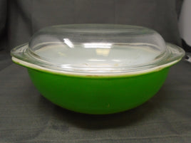 Vintage 60's Pyrex Kelly Green Apple 2 Qt Round Casserole Dish W/Lid -#024 | Ozzy's Antiques, Collectibles & More