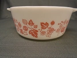 Vintage 50's Pyrex Pink Gooseberry Round Casserole Dish 1 1/2 Pt. #472 | Ozzy's Antiques, Collectibles & More