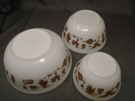 Vintage 60's Pyrex Early American Mixing Bowl Set of 3 -#401,#402,#403 | Ozzy's Antiques, Collectibles & More