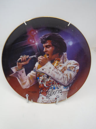 Elvis Presley Collector Plate "The King" #9670D- Bradford Exchange | Ozzy's Antiques, Collectibles & More